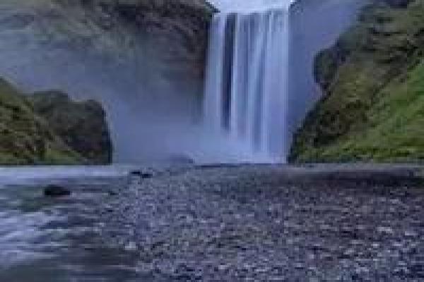 水命者适合的头像颜色，提升气场与运势的秘密！