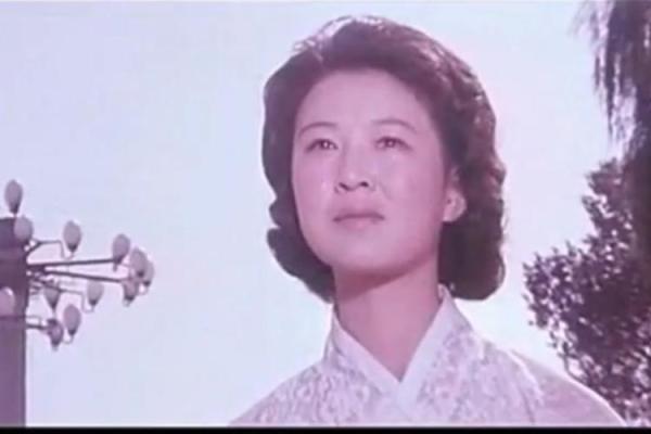 妈妈头上长毛的神秘命运，揭示背后的故事与寓意