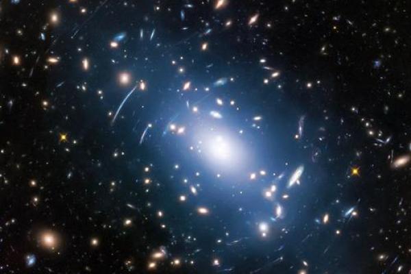 探索木命人的星系适配：宇宙中的灵魂链接