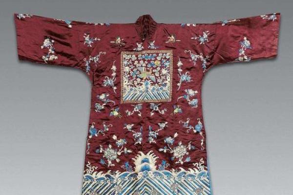 探秘告命夫人的身份与魅力——揭开她背后的故事与职责 探秘告命夫人的身份与魅力——揭开她背后的故事与职责