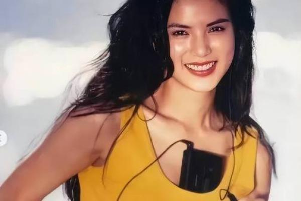 2000年龙女的命运解析：辉煌与挑战的交织之路