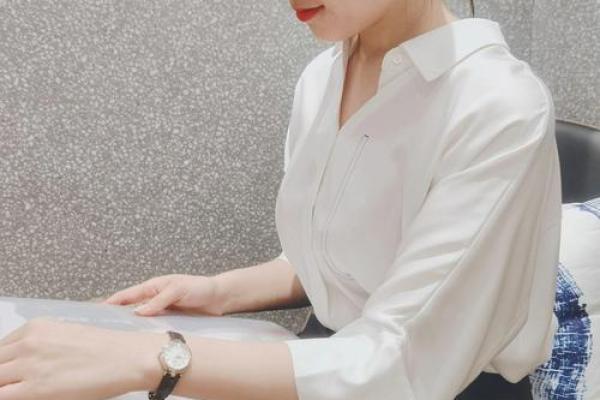 金命人士的颜色禁忌与日常搭配指南