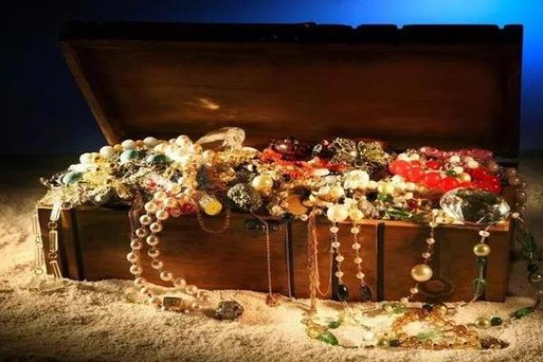 金命人适合佩戴的宝石解析，让你闪耀人生新篇章！