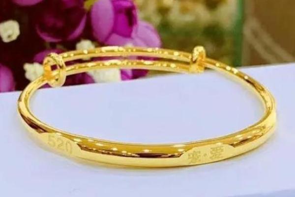 命运与财运：哪些命格的人需要佩戴金饰手镯？