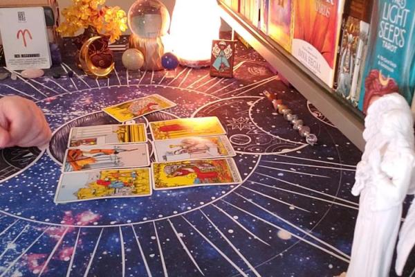 揭示未来运势的奥秘：用占卜解读命运之道