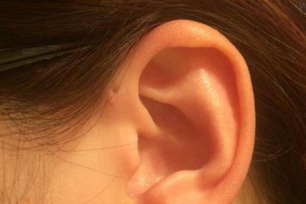 小孩耳朵小是什么命：天生的独特密码与成长之路