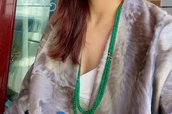 大林木命女性适合佩戴的首饰，彰显独特魅力与气质