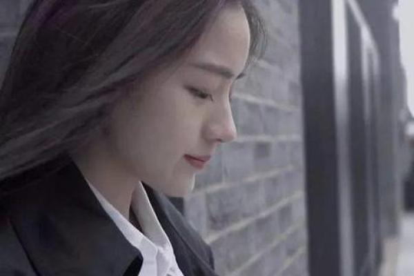 金命女人的独特魅力与性格特征分析