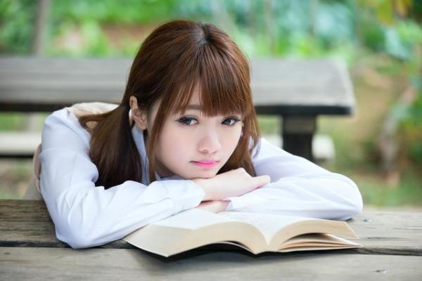 探讨女孩的富贵命：如何在生活中拥抱财富和幸福