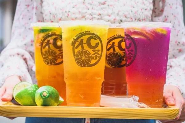 夏日炎炎，饮料续命：清凉饮品的巧妙选择