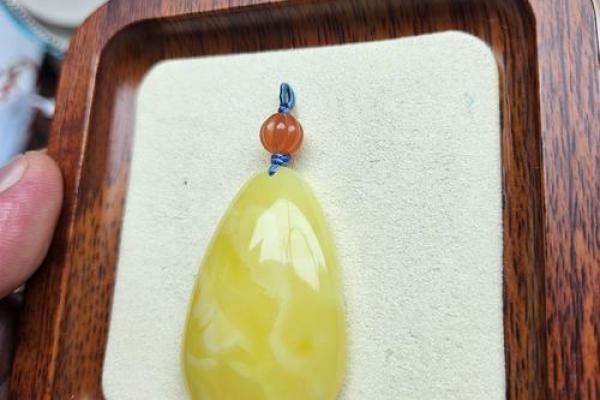 水命之人适合佩戴的饰品与珠宝解析 水命之人适合佩戴的饰品与珠宝解析