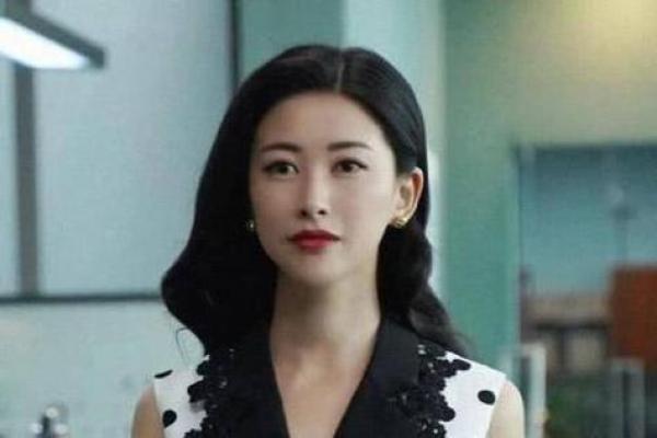 探索玲珑命的女人:她们的独特魅力与智慧 探索玲珑命的女人:她们的独特魅力与智慧