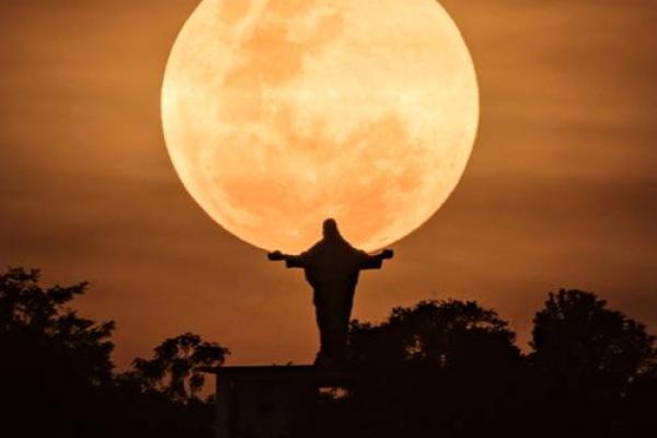 上升白羊：命好者的星辰舞步与内心力量之美