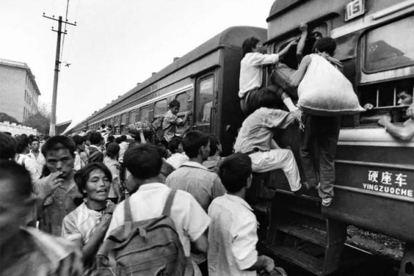 1982年1月，命运交错的开端：探索人生的转折点与启示