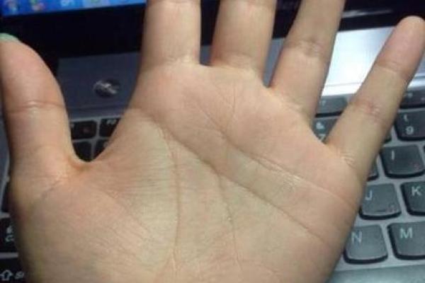 揭秘女生断掌命理：她们的命运与未来或许早已注定！