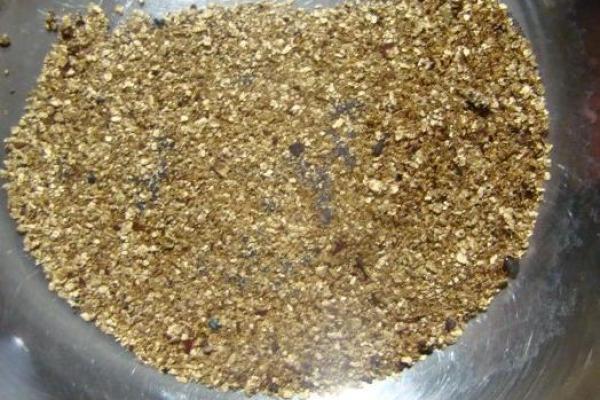 探寻剑锋金命与路旁土命：适合生育的宝宝命理分析