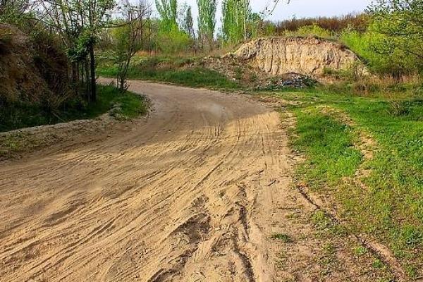 探索土命之人合适的方向与生活方式：走向大地的智慧之旅