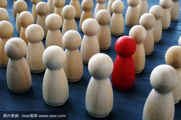 牛棚出生的人命运解析：独特性格与未来选择之路