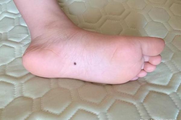 男孩脚趾长的命运解读：足下之道揭示人生玄机
