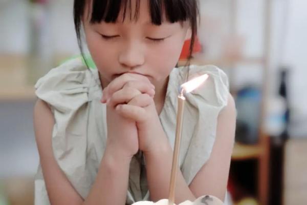 2000年龙女命运解析:她们的独特魅力与人生道路 2000年龙女命运解析:她们的独特魅力与人生道路