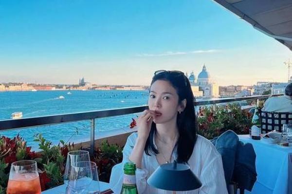 1983年命女的性格与命运：追寻幸福的道路