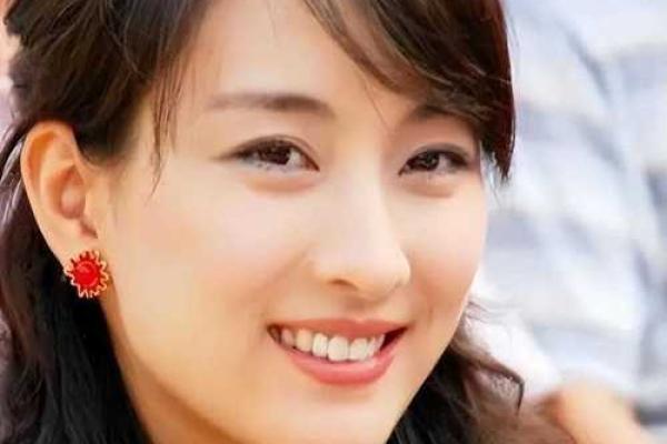 2005年出生的人命运分析：探索命理与人生轨迹的奇妙旅程