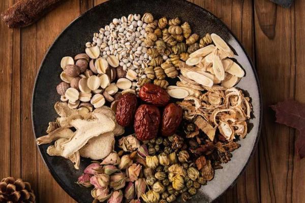 父母为火命，孩子命理如何相生相克？探寻五行和谐之道