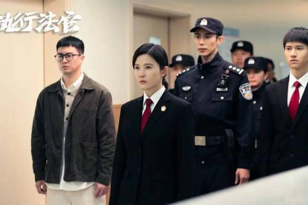 19851219出生者命运解析：探寻人生的光辉与挑战