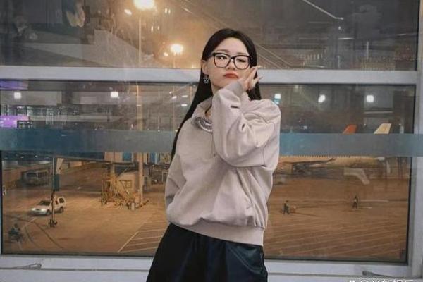 辛酉年生人性格解析:金鸡独立,光辉四射的人生之路 辛酉年生人性格解析:金鸡独立,光辉四射的人生之路