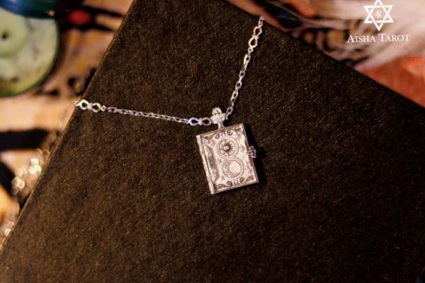 解析2002木马命：命理与生活中的神秘象征