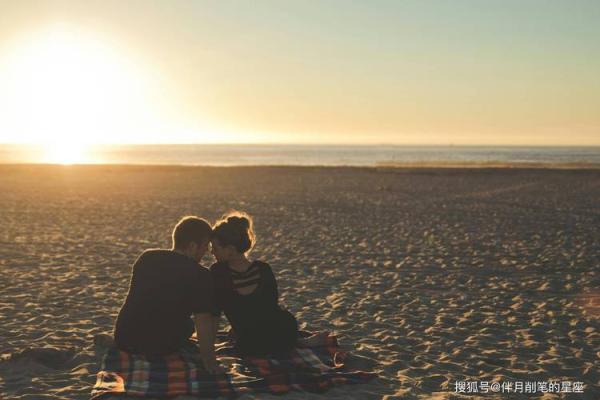 属鸡亥时出生，命中注定的精彩人生与性格特征