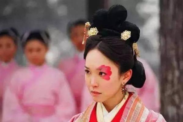 薄命命女人的命运与自我救赎之路