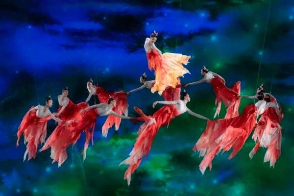 探索2019年10月的命运：从天象到人心的深刻变迁