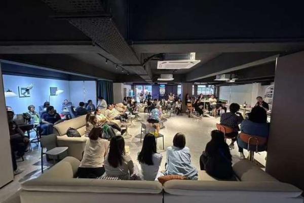 探索女人的四两四命：命运与内心的智慧之旅