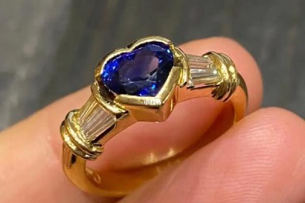 手指戒指的颜色密码：揭示你的个性与魅力