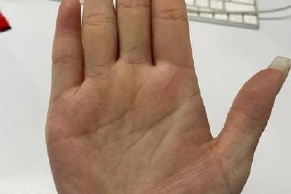 中指最长与命运：手相揭秘你的性格与运势