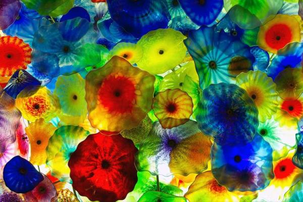 天上火命人与色彩的和谐之道：颜色对生活的影响与选择