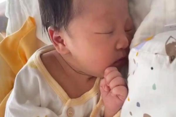 2060年出生的人命运解读：与星辰共舞的生命之旅