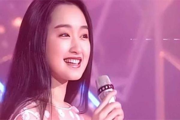 1990年7月出生的命运与人生探索：尋找自我與理想之路