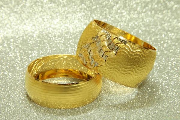 探寻金命之美:适合佩戴的戒指与其背后的意义 探寻金命之美:适合佩戴的戒指与其背后的意义