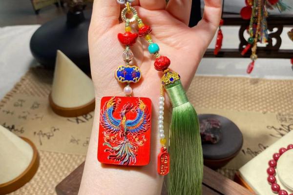 火命人士适合佩戴什么颜色？教你搭配出好运风水！