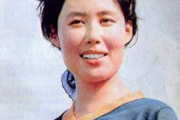 73年女命牛：智慧与坚韧的命运探寻