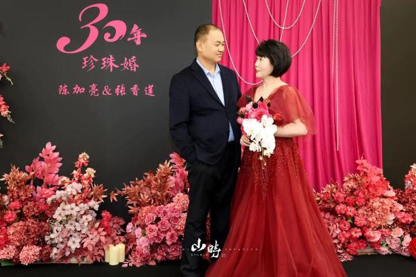 合力共进，携手同行，成就美好人生的成语之旅