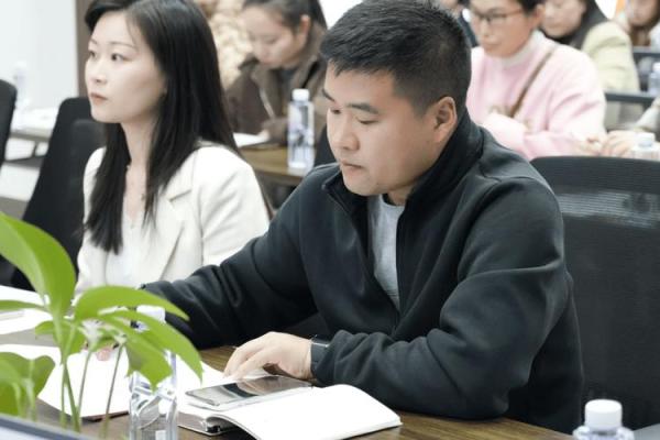 合力共进,携手同行,成就美好人生的成语之旅 合力共进,携手同行,成就美好人生的成语之旅