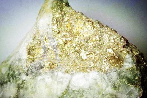 揭秘海中金的魅力:月命与人生的交织 揭秘海中金的魅力:月命与人生的交织