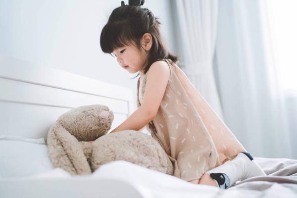 水命女儿的命运引路人：干娘的智慧与选择