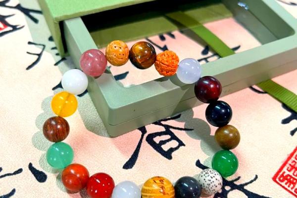 桑松木命的人最适合佩戴什么？揭开命理的奥秘！