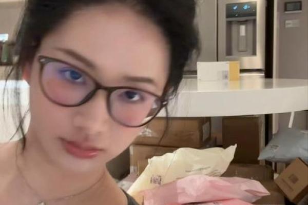 正印命格女性的颜色与生活：让每一天都闪耀光彩