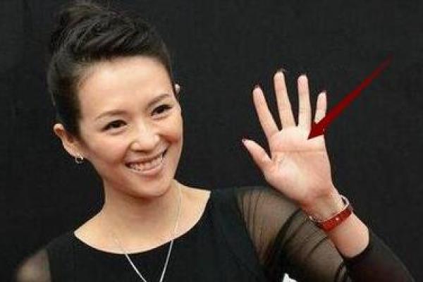 揭开神秘面纱:女人左手断掌的命运探秘 揭开神秘面纱:女人左手断掌的命运探秘