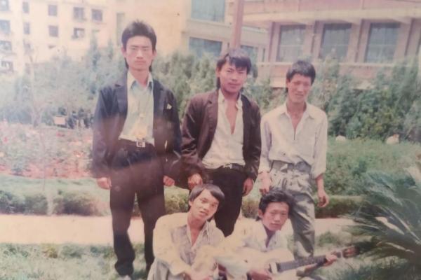 1987年：一段充满希望与回忆的时代旅程
